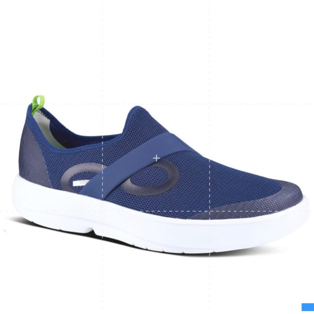 OOFOS OOmg Low Recovery Shoe Men's 8 / 41 Navy Blue Mesh Slip On